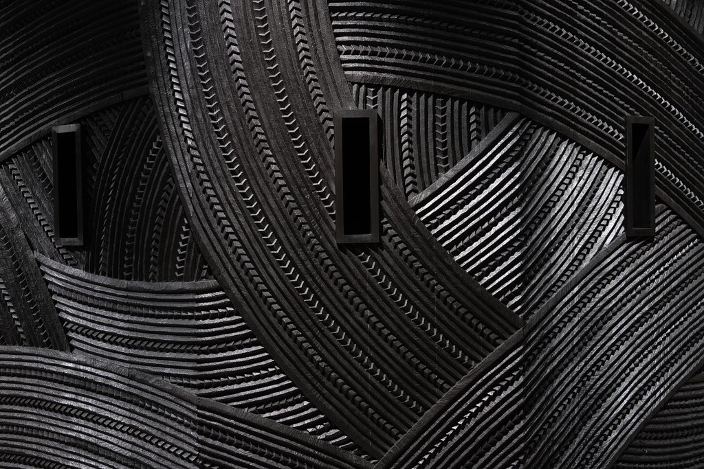 Ka Wheekee, sculpture by New Zealand artist Brett Graham